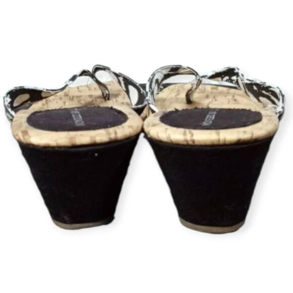 MONTEGO BAY CLUB BLACK & WHITE WEDGE FLIP FLOPS SZ.7.5 EUC. - Picture 6 of 9